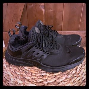 All black nike prestos